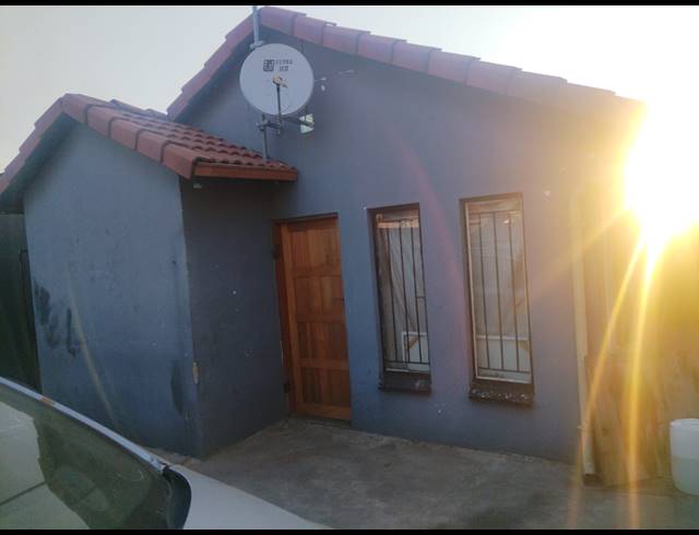 2 BEDROOM HOUSE FOR SALE IN BIRCH ACRES